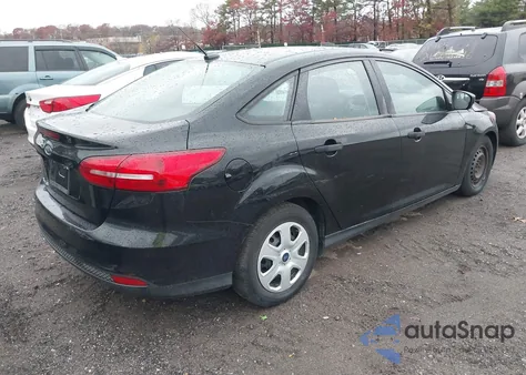 2016 Ford Focus S z USA, uszkodzony, nr VIN 1FADP3E29GL300398